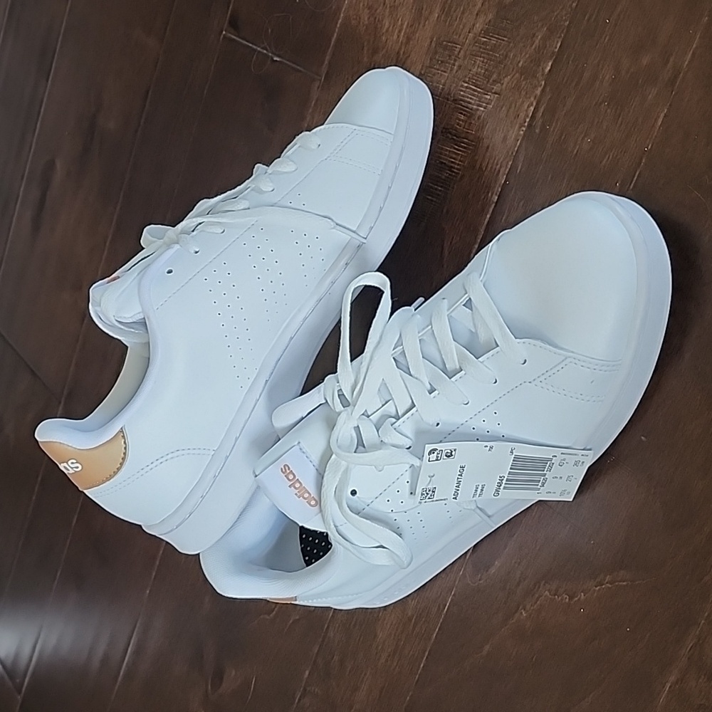 ADIDAS Women's Advantage Tennis Sneaker White Gold GW4845 NWT